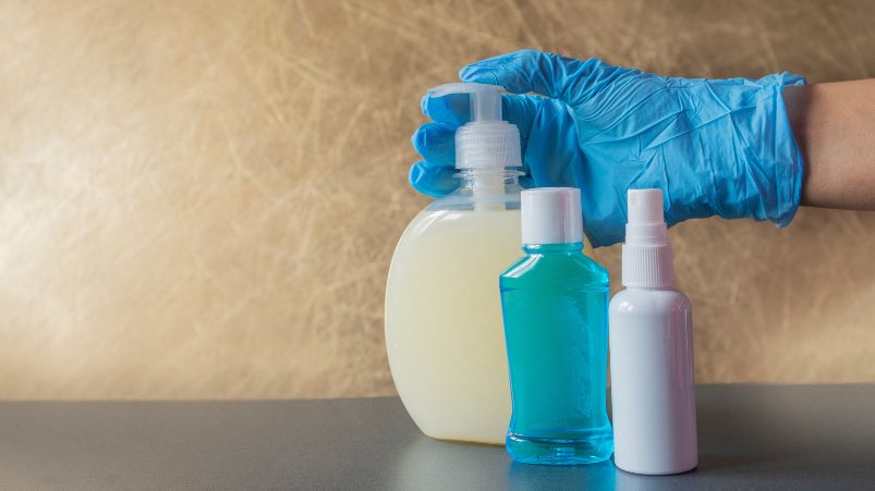 Usos del agua oxigenada para limpieza